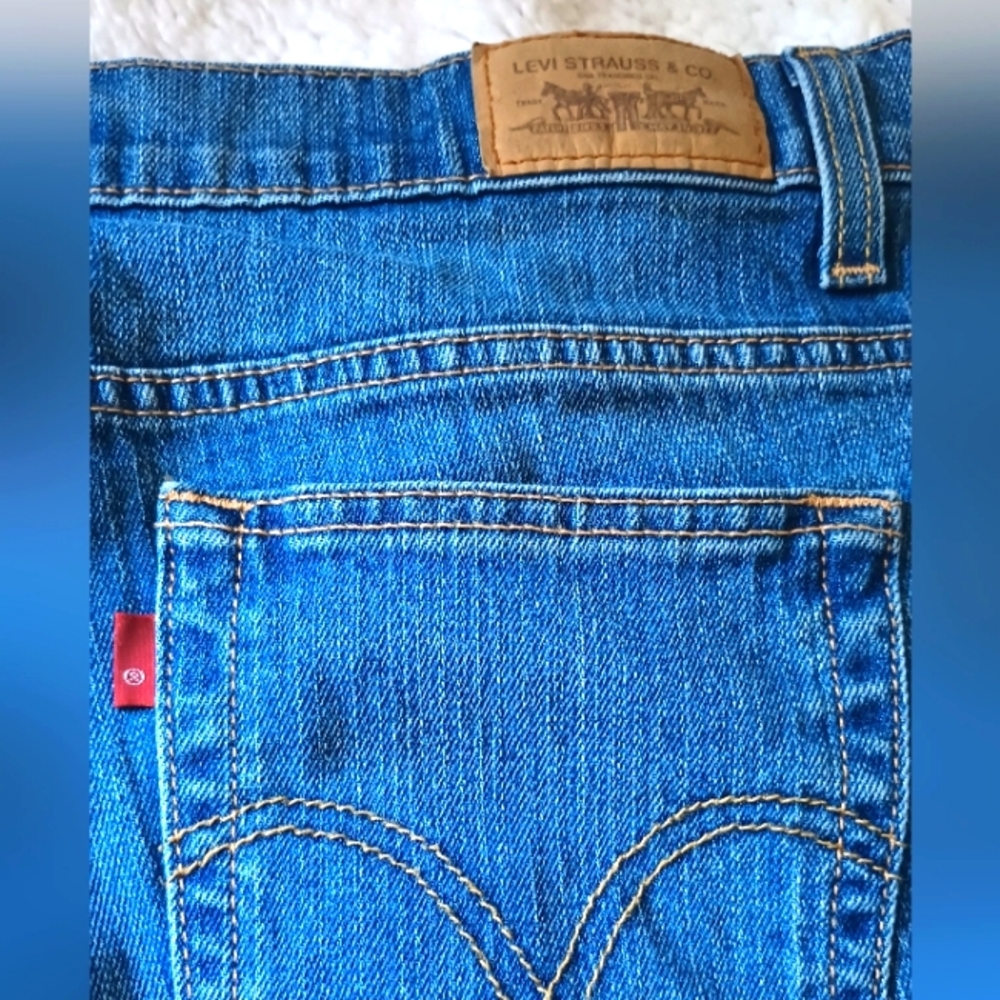 RARE Levi's 550 Relaxed Tapered Jeans Women's Size 14